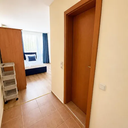 Tropical-style With Mountain Views Slăntjev Brjag