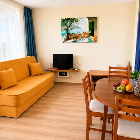Lägenhet Tropical-style With Mountain Views