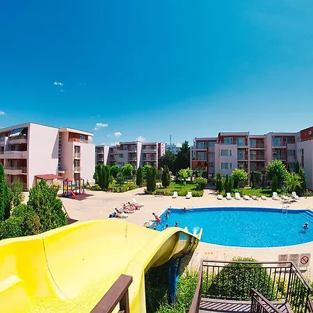 Tropical-style With Mountain Views Slăntjev Brjag